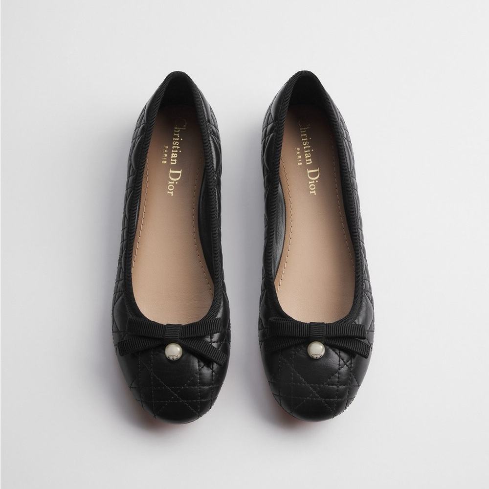 Dior Ballet Flat
Black Quilted Cannage Calfskin